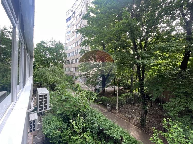 Apartament cu 2 camere semidecomandat, mobilat în Olteniței