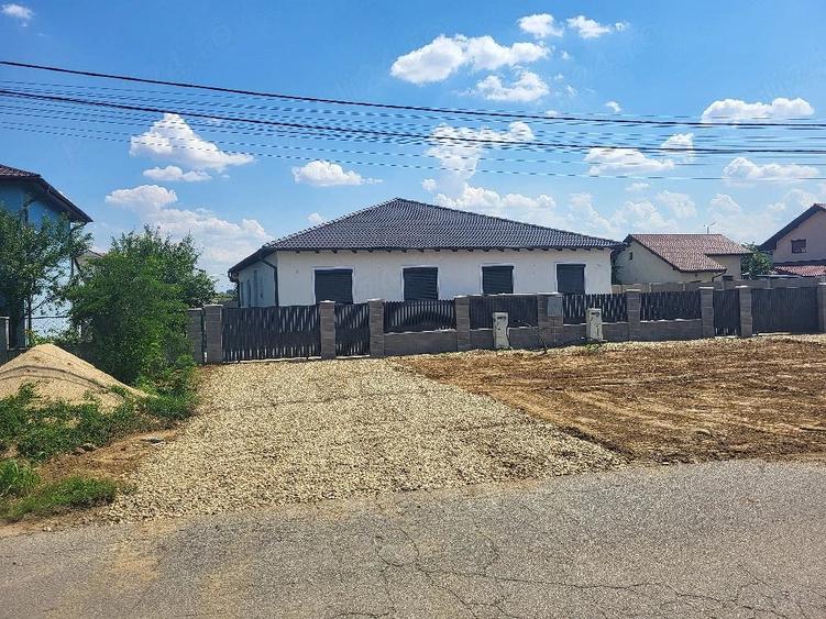 Casă cu Teren 370 Mp în Șag