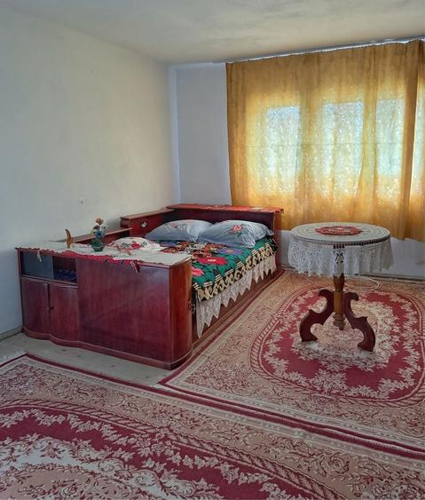 Casă cu 4 camere în Exterior Vest