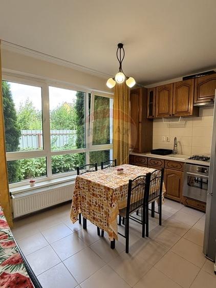 Casă | Vilă insiruita | Inchiriere| 4 camere - 6