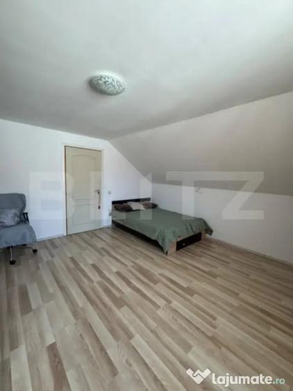 Apartament cu 3 camere semidecomandat în Florești