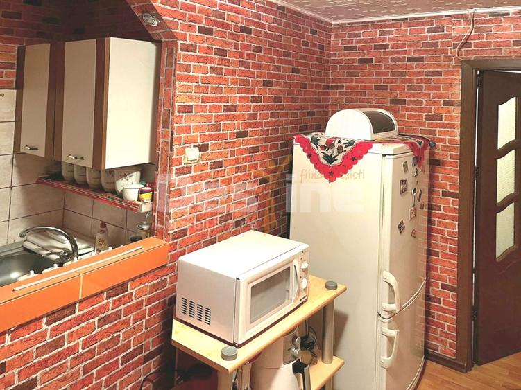Apartament cu 3 camere decomandat în 9 Mai