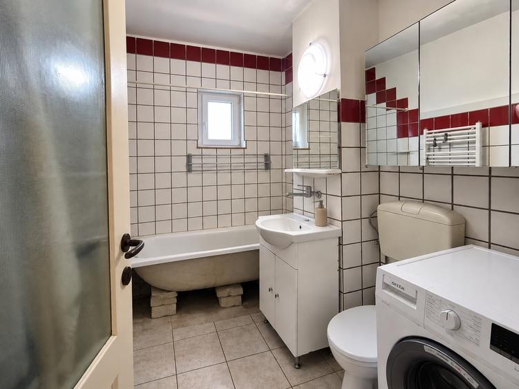 Apartament cu 4 camere decomandat, mobilat în Fabric