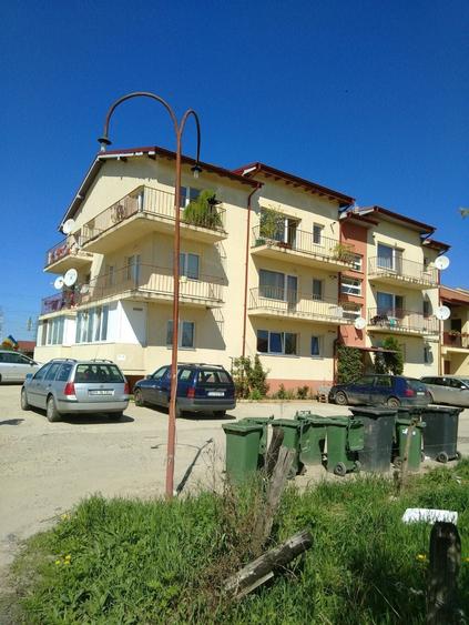 Apartament cu 2 camere semidecomandat în Florești