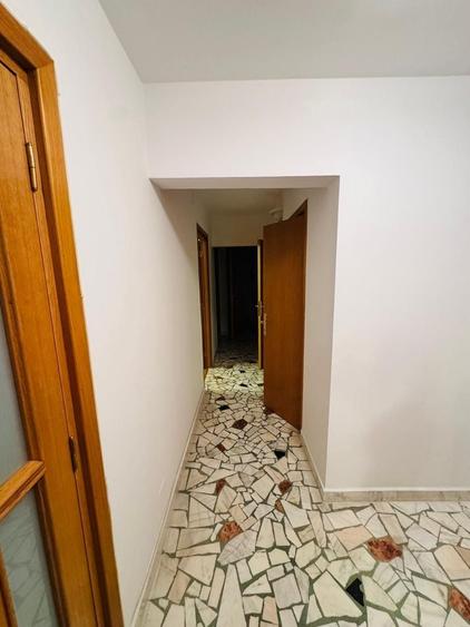Apartament cu 3 camere decomandat, mobilat în Drumul Taberei
