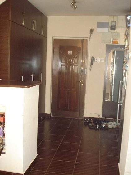 Apartament cu 2 camere semidecomandat în Vitan Mall