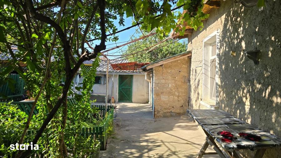 Casă cu 5 camere cu Teren 2200 Mp în Tuzla
