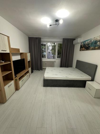 Garsonieră decomandată în Drumul Taberei