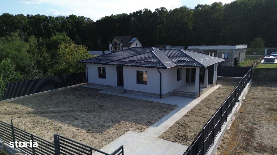 Casă cu 4 camere cu Teren 600 Mp în Central