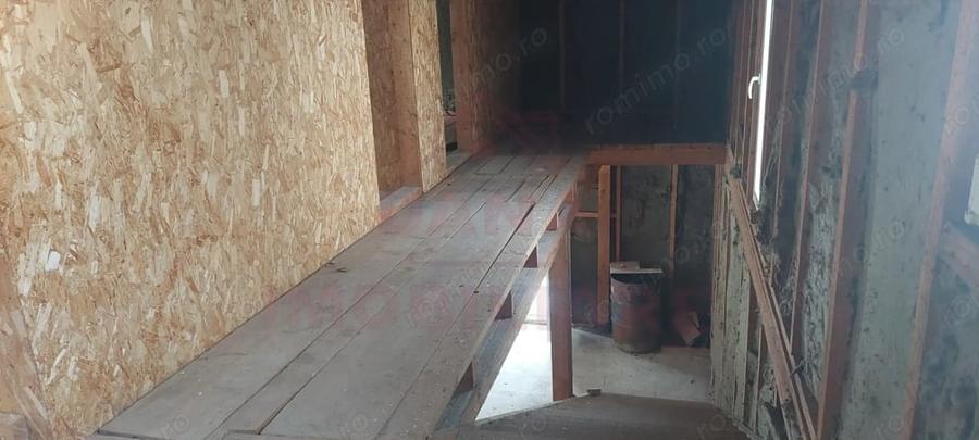Casă cu 3 camere cu Teren 563 Mp în Rusca