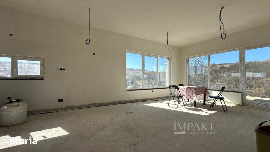 Casă cu 4 camere cu Teren 2977 Mp în Baciu