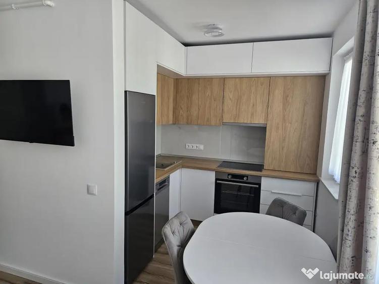Apartament cu 2 camere semidecomandat în Exterior Vest