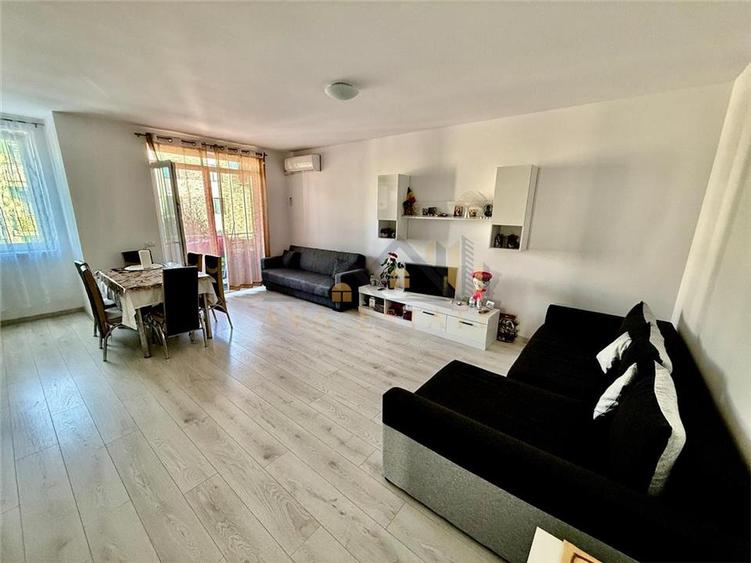 Apartament cu 3 camere semidecomandat, mobilat în Dumbrăvița