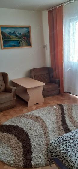 Apartament cu 2 camere semidecomandat în Simeria