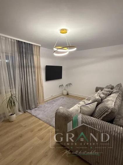 Apartament cu 3 camere semidecomandat, mobilat în Zorilor