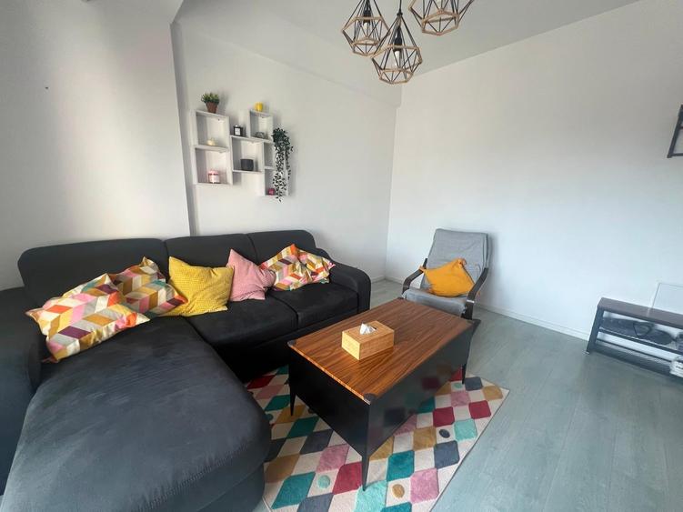 Apartament cu 3 camere decomandat în Otopeni