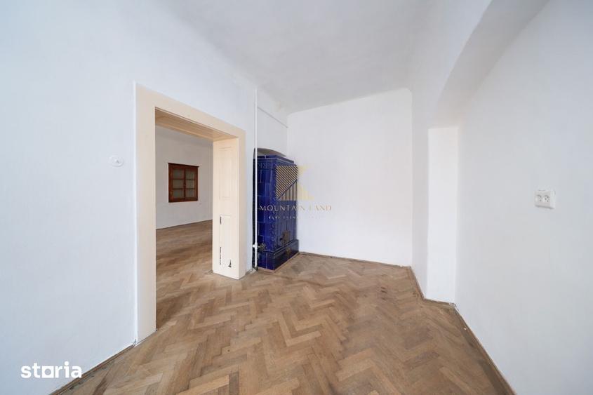 Casă cu 4 camere decomandat cu Teren 292 Mp în Centrul Istoric
