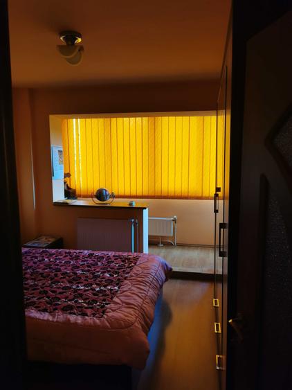 De vanzare apartament 3 camere - 3