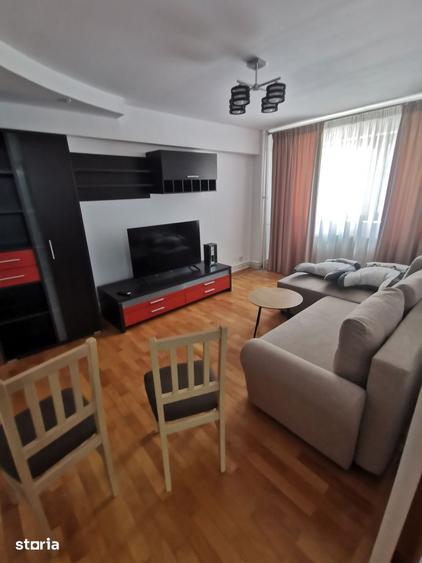 Apartament cu 4 camere decomandat în Exterior Vest