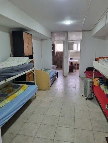 Spațiu comercial, de 1,800 mp, în Astra