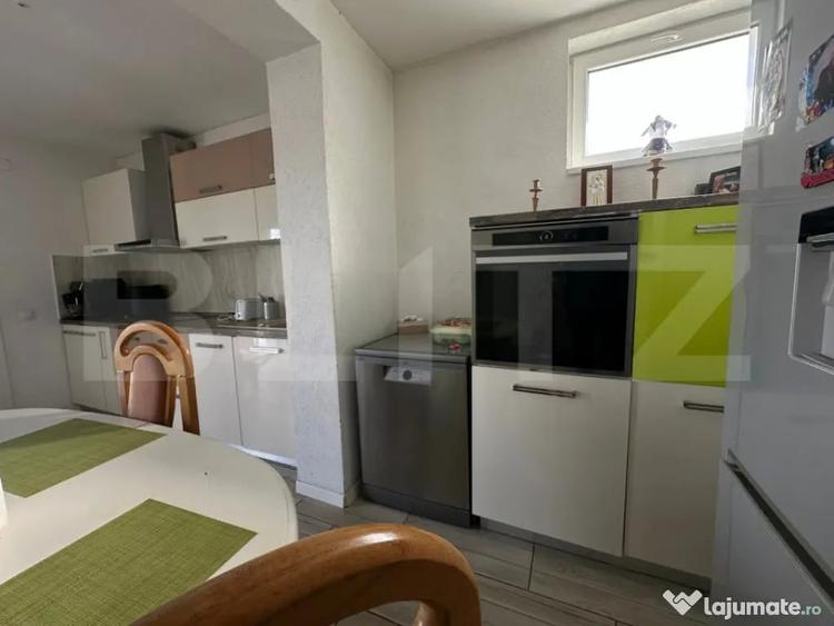 Casă cu 4 camere cu Teren 1660 Mp în Vulcan