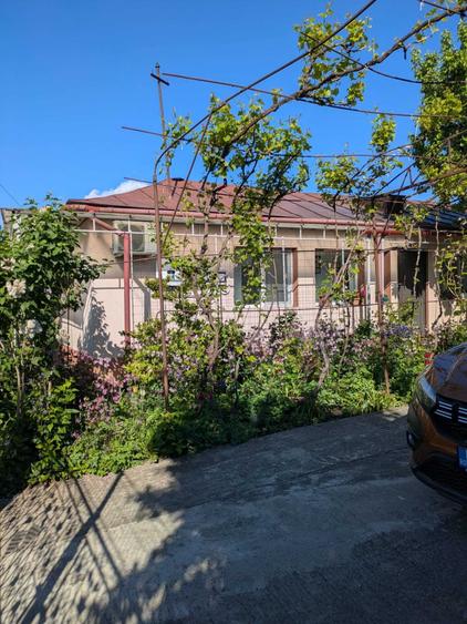 Casă cu 4 camere cu Teren 1200 Mp în Mihai Bravu