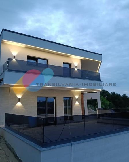 Casă individuală cu 4 camere cu Canalizare în Feleacu