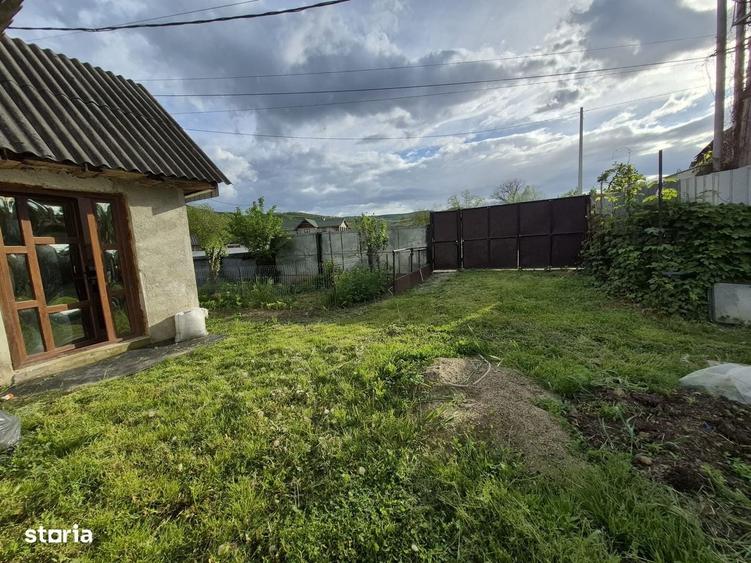 Casă cu 2 camere cu Teren 330 Mp în Cleja