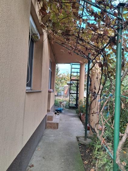 Casă cu 3 camere cu Teren 400 Mp în Central