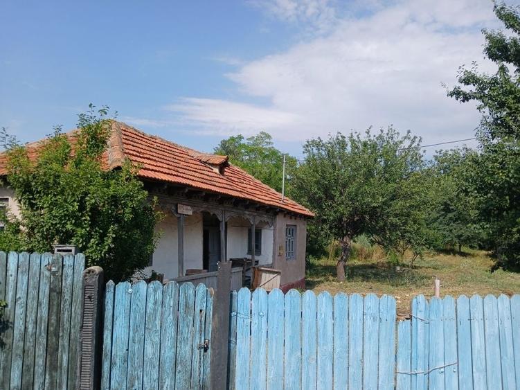 Casă cu 4 camere în Scurtești