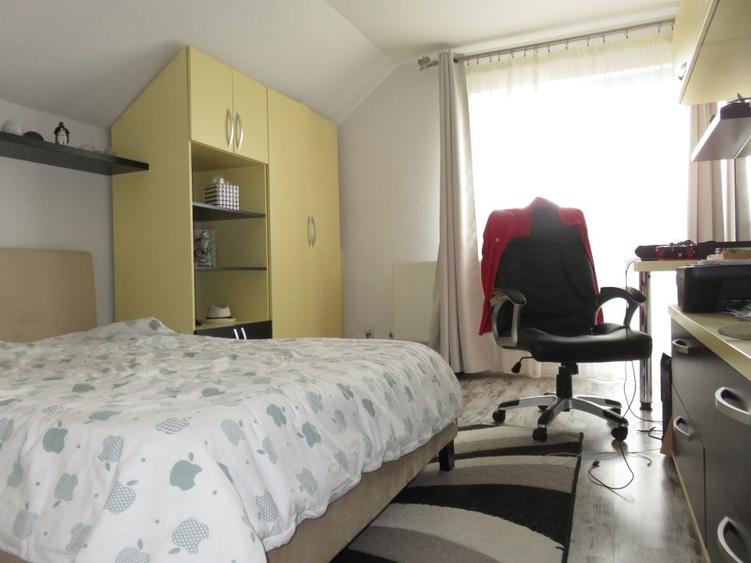 Casă individuală cu 5 camere cu Canalizare în Sânnicoară