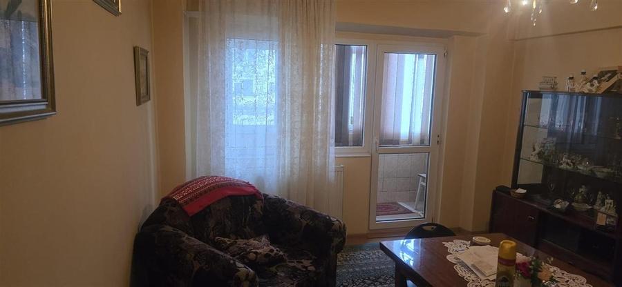 Apartament cu 4 camere decomandat în Apollo