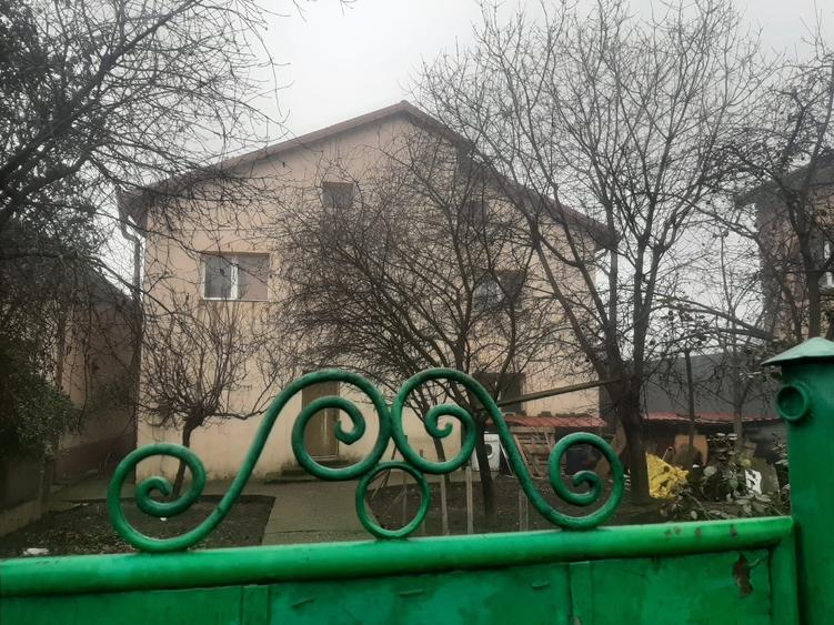 Casă cu 4 camere în Central