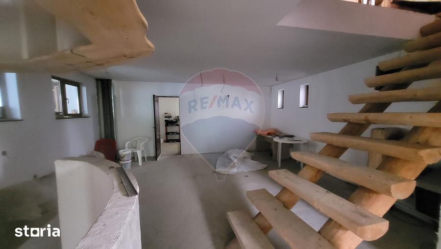 Casa de vanzare | Pe?tera | 15 camere, ideala pentru pensiune - 17