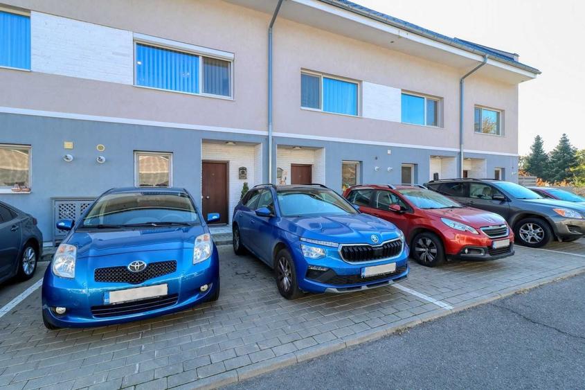 Casă cu 4 camere cu Teren 120 Mp în Central