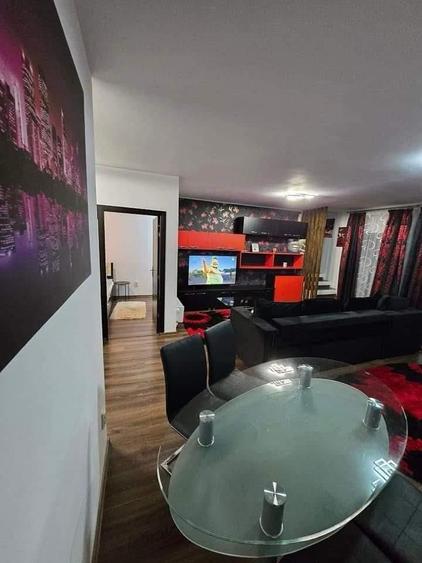 Apartament cu 3 camere decomandat în Independenței