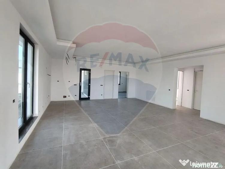 Casă cu 4 camere cu Teren 500 Mp în Vânători