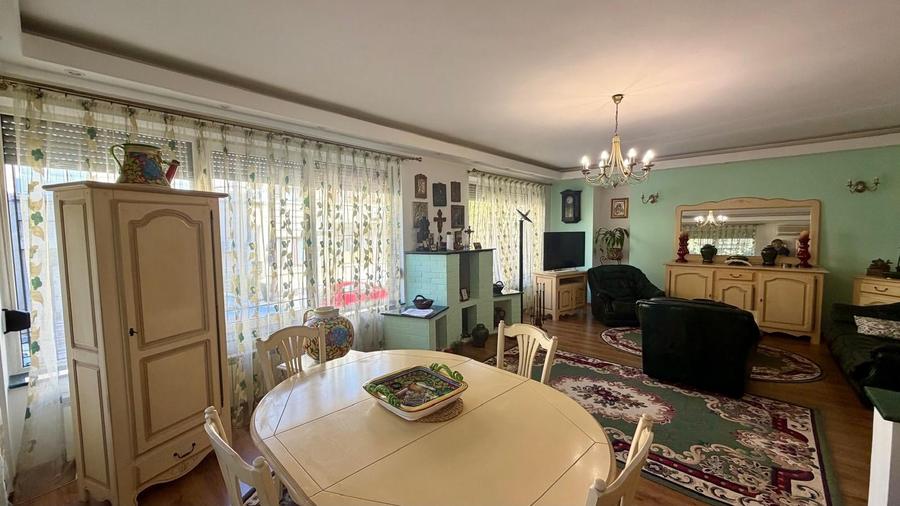 Apartament cu 3 camere decomandat în Dorobanți