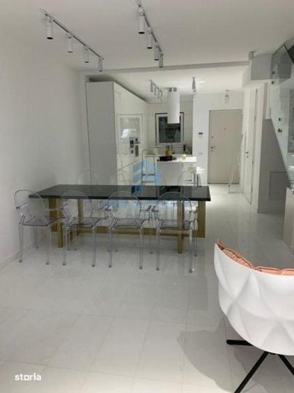 Casa/ Vila in PIPERA ( Zona Matei Milo). 2 dormitoare cu baie, 2 locur - 8