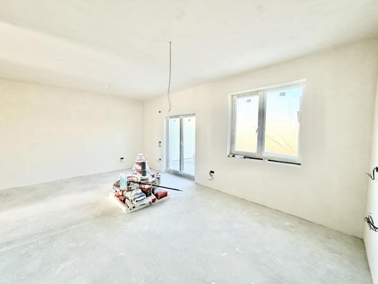 Duplex cu 3 camere cu Teren 300 Mp în Moșnița Nouă