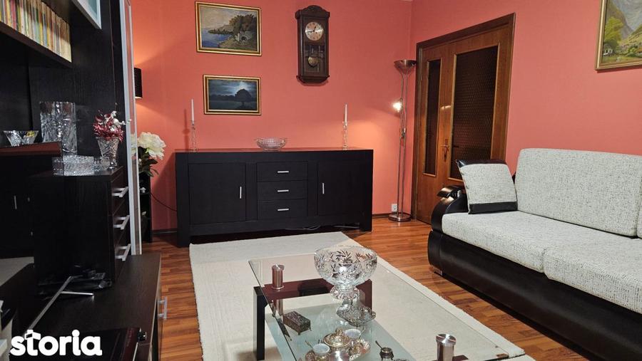 Apartament cu 3 camere decomandat în Cantacuzino