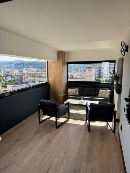 Apartament cu 3 camere decomandat în Central