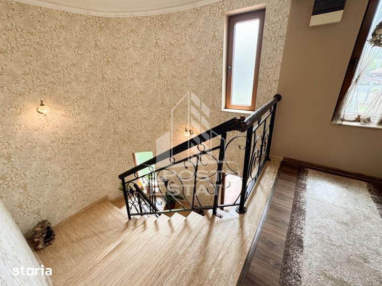 Casă cu 6 camere cu Teren 3500 Mp în Central