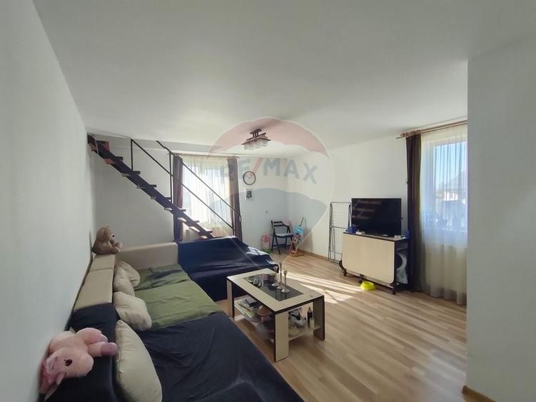 Apartament cu 3 camere decomandat în Lazaret