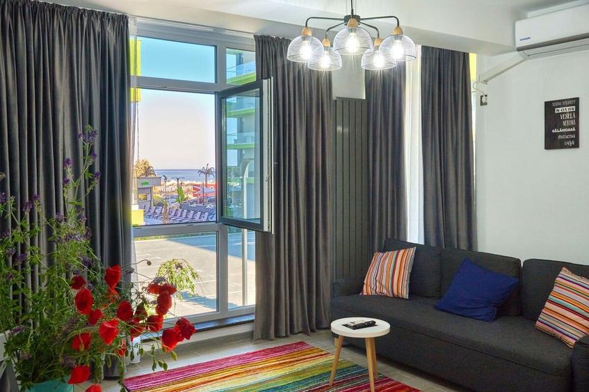 Apartament cu 3 camere decomandat în Mamaia-Sat