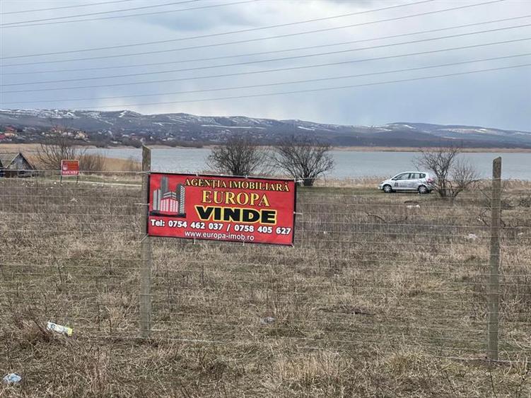 Teren Construcții intravilan de 9000 mp, în Vest