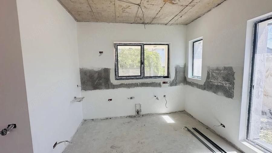 Casă cu 7 camere cu Teren 225 Mp în Chiajna