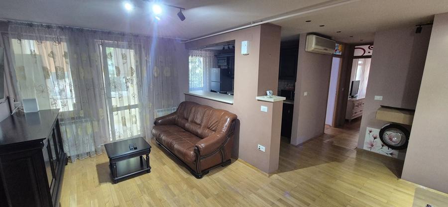 Apartament cu 3 camere decomandat în Năvodari Tabără
