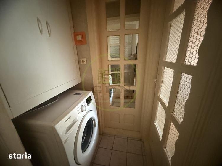 Apartament cu 3 camere semidecomandat în Craiovița Nouă