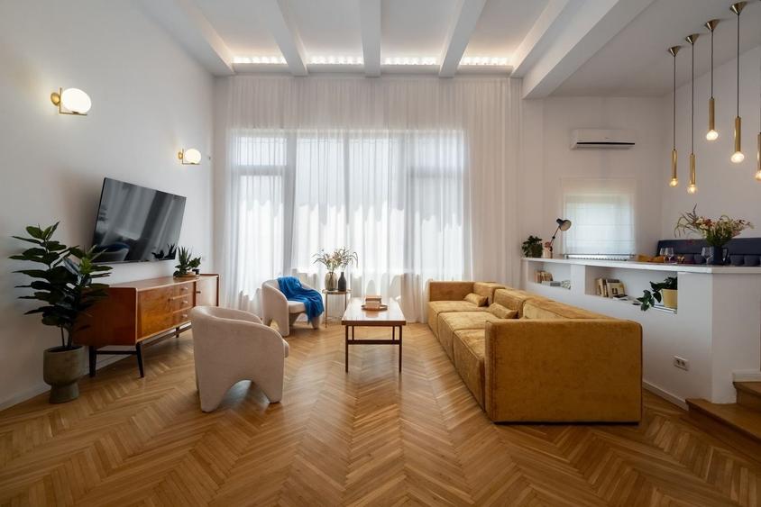Apartament cu 4 camere, mobilat în Calea Victoriei